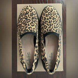 Clarks: BNWT Size 7.5 animal print shoes, new in box, never worn